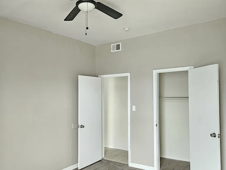 5887 Page Blvd #1E — Photo 5