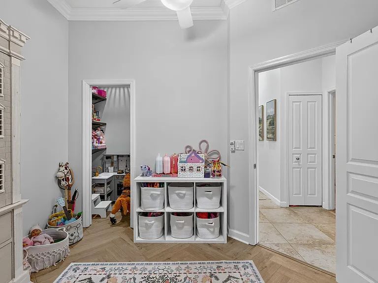 10542 SW Westlawn Blvd — Photo 14