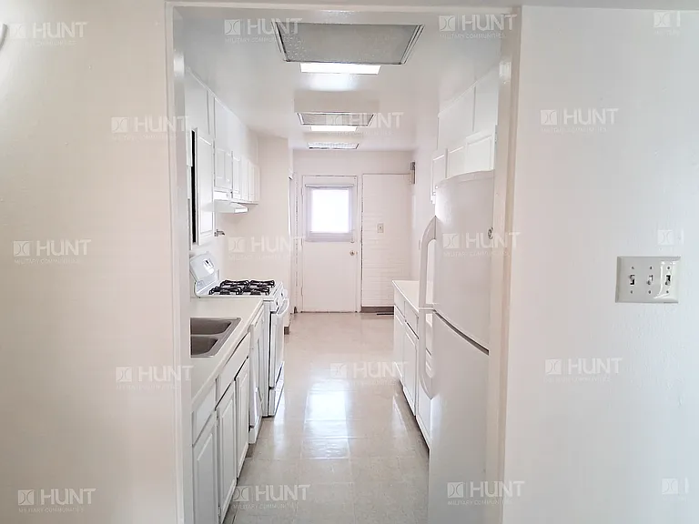 4075A Mercury Cir SE — Photo 3