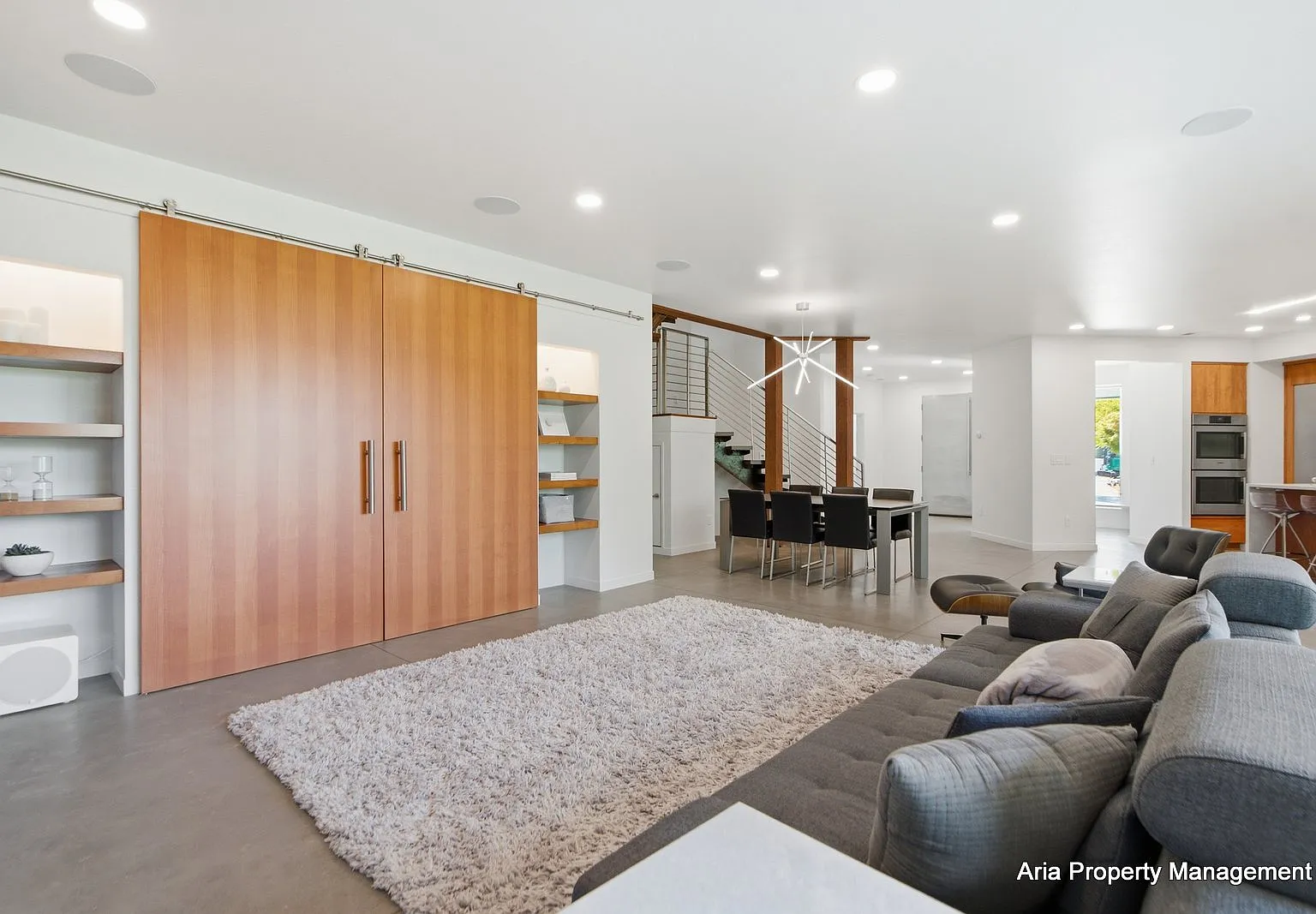 4 bed, 3200 sqft, $9,800 — Photo 4
