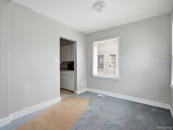4th image of 9586 Mansfield St