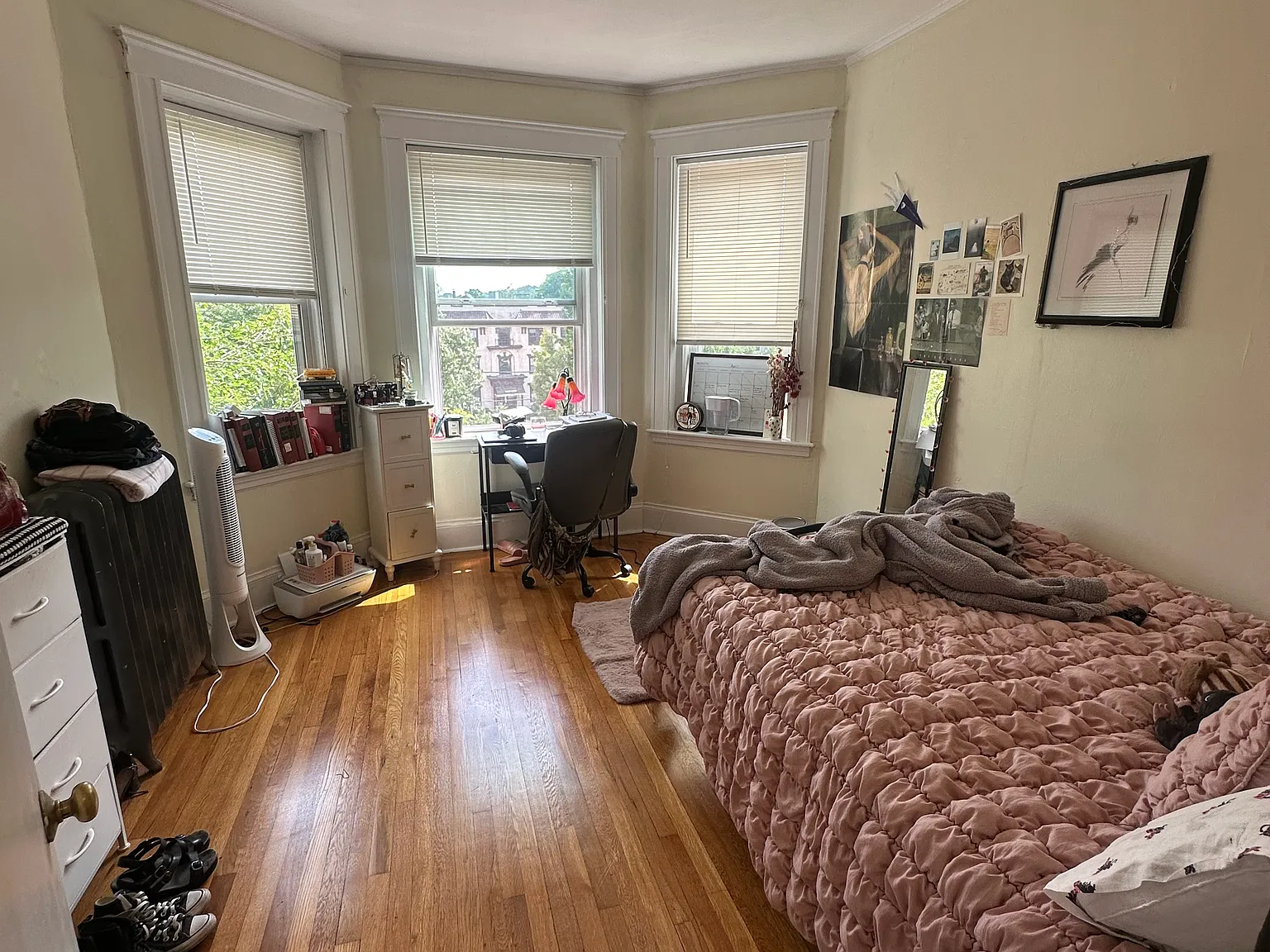 3 bed, 9999 sqft, $3,650 — Photo 1