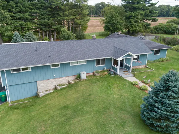 55081 Buckhorn Rd, Three Rivers, MI 49093