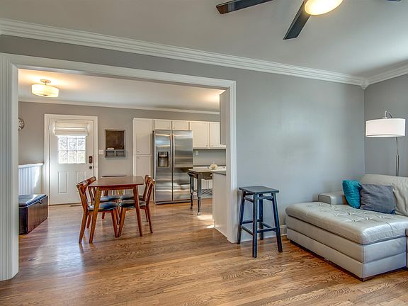 5th image of 1919 Dahlia Cir