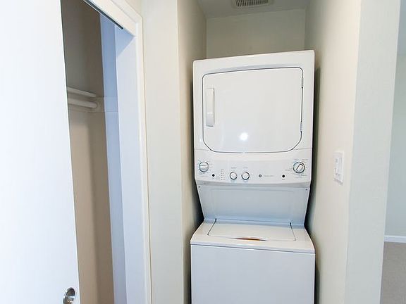 5th image of 294 Waverley St #6