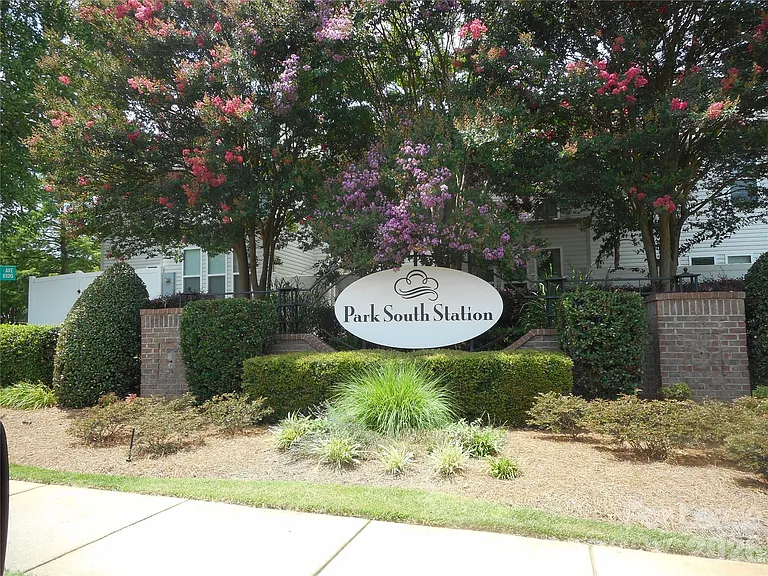 5860 Glassport Ln — Photo 36