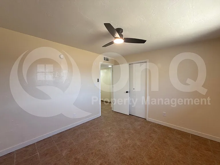 1846 W Caravelle Rd — Photo 15