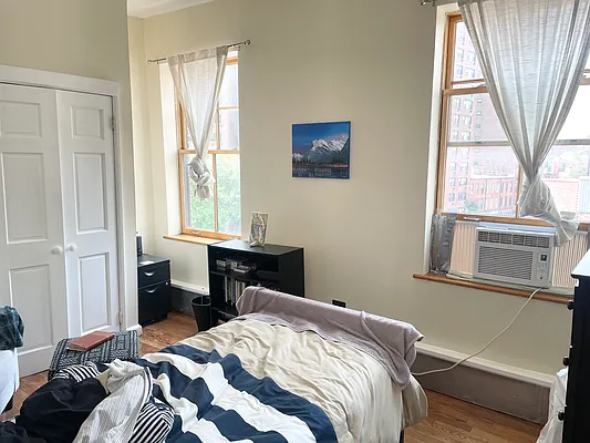 Rented by Meraki Realty LLC | media 4