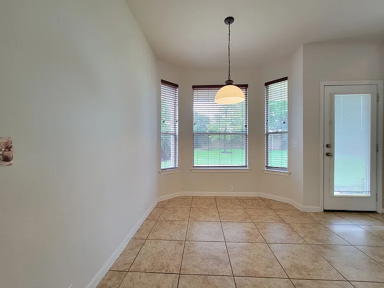 3430 Shiraz Loop — Photo 10