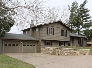 2944 Hickory Ct, Manhattan, KS 66503