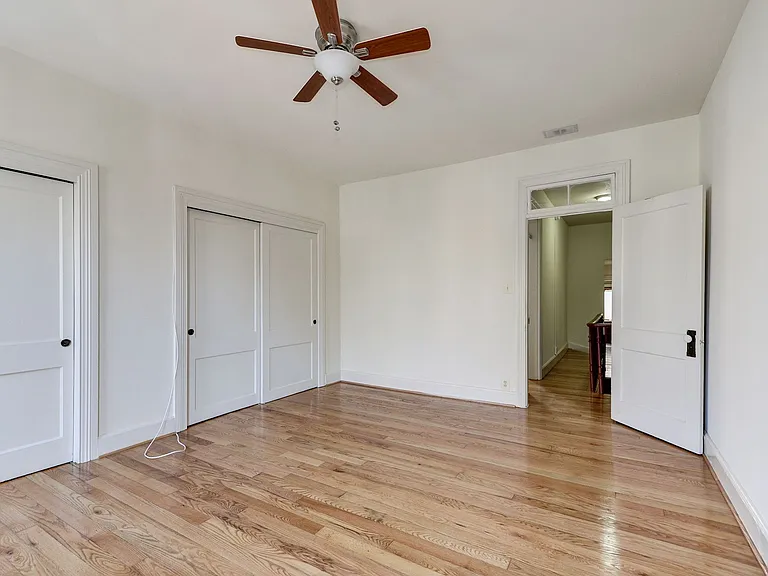 312 10th St SE — Photo 16