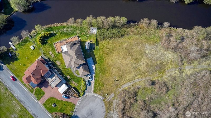 3rd image of 721 Ocean View Court