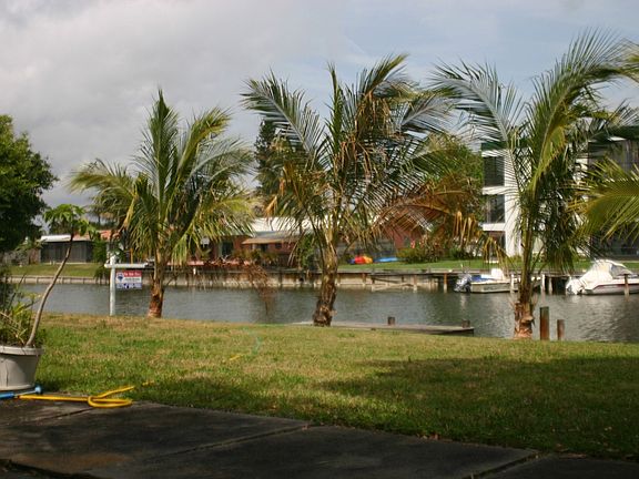 3rd image of 113 Bahama Blvd