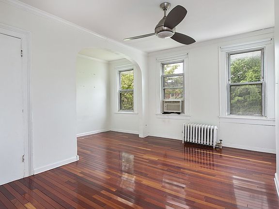 4th image of 211 14th St