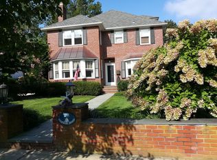 29 Harbor Rd, Oyster Bay, NY 11771