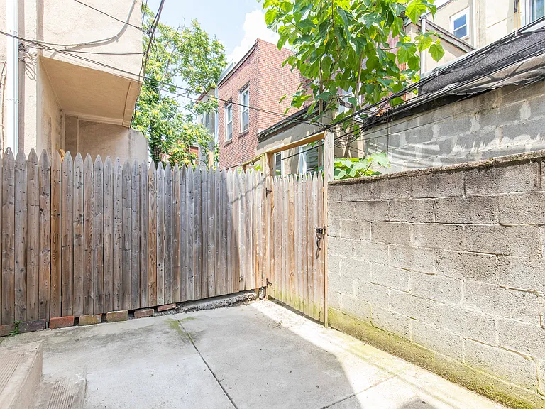 1631 S Lawrence St — Photo 22