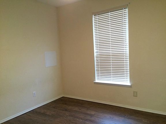 4th image of 7820 Park Downs Dr
