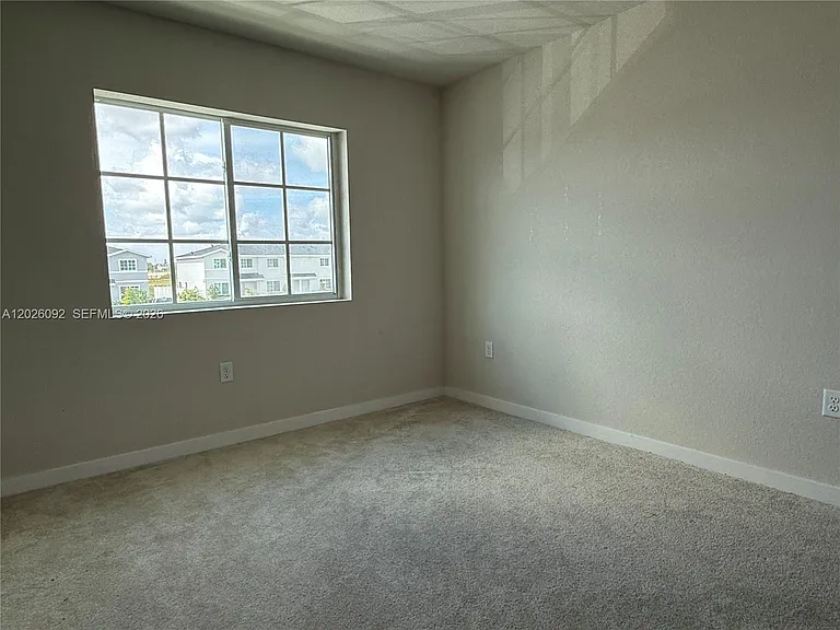 1073 NW 5th St #1073 — Photo 6