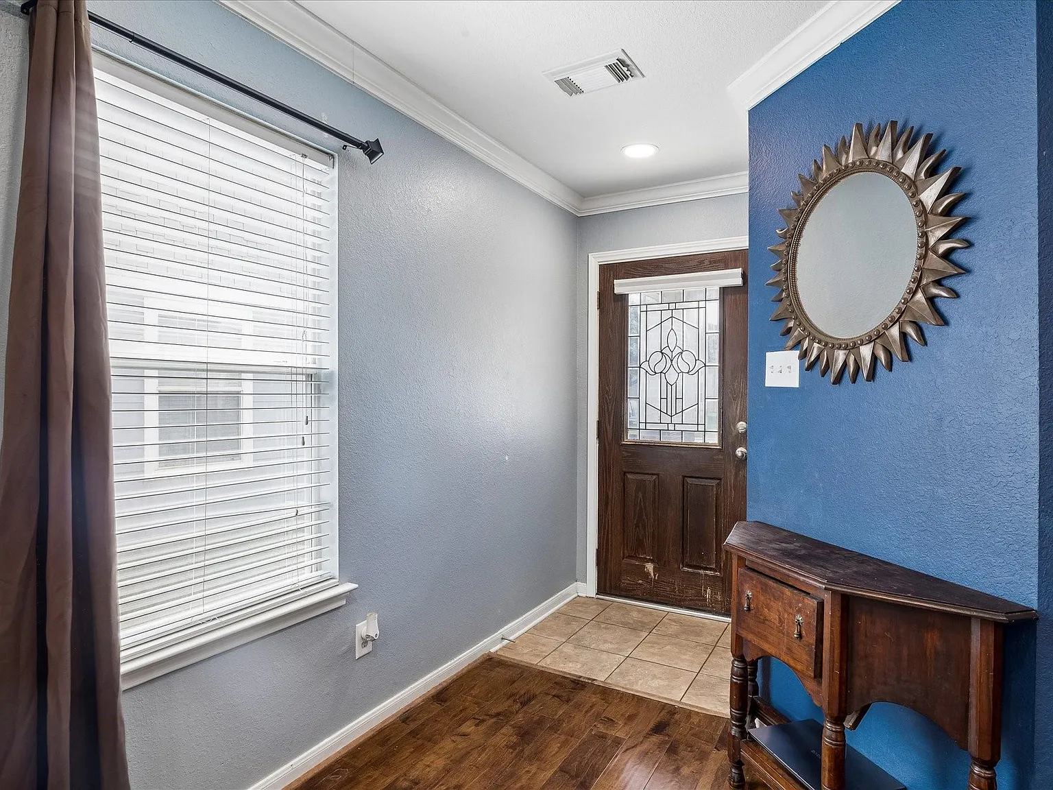 3 bed, 2.0 bath, 1563 sqft, $1,950 — Photo 3