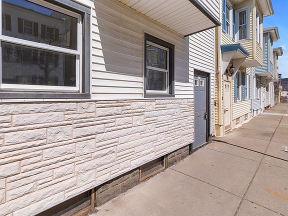2nd image of 274 Havre St