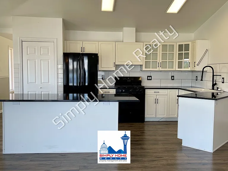2781 Chambers Point Ct — Photo 11