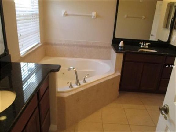 4th image of 279 White Dogwood Ln