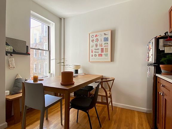 3rd image of 114 Christopher St APT 17