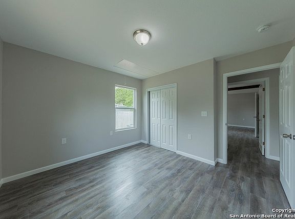 5th image of 414 Millwood Ln