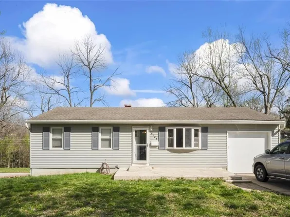 8145 NE San Rafael Dr, Kansas City, MO 64119