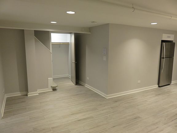 3rd image of 1734 W Wallen Ave #G
