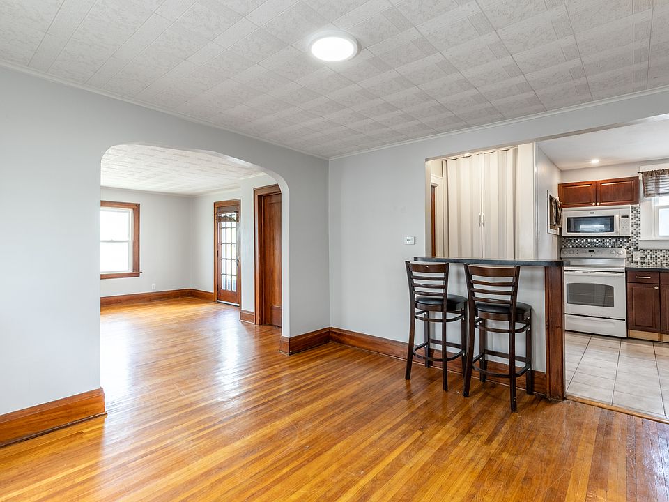 1st image of 256 Washington Ave #1