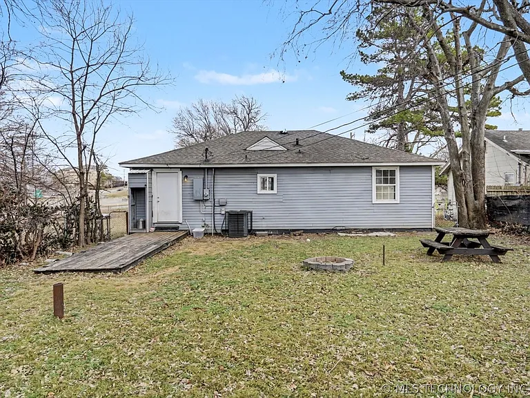 26 S Urbana Ave — Photo 17