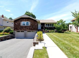 5 Villa Rd, Little Falls, NJ 07424