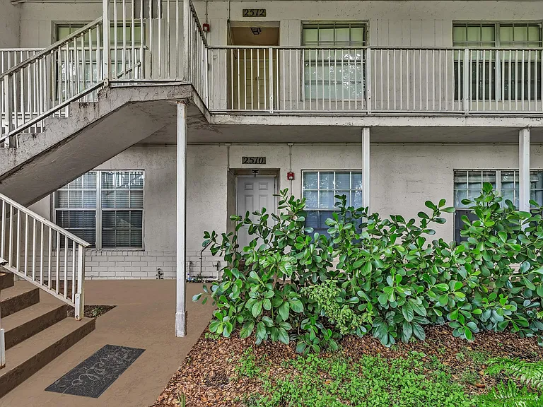 2510 Riverside Dr #2510 — Photo 4