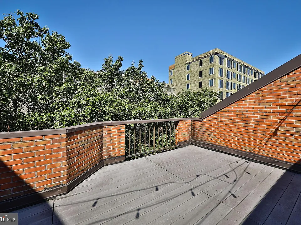 215 N 23rd St