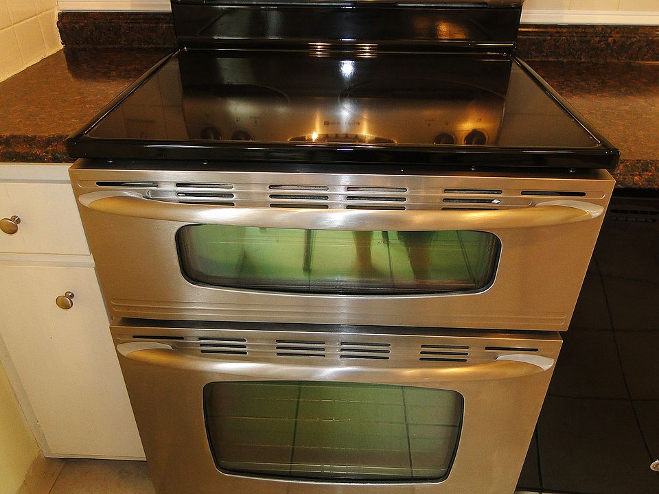 Stainless / Black Stove