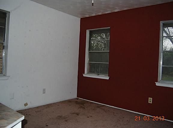 5th image of 1103 S Carlton St