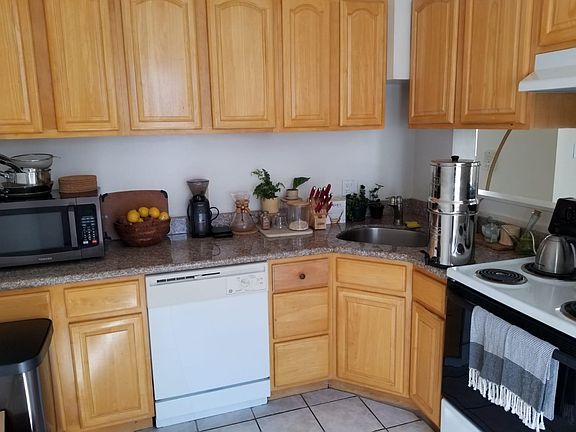3rd image of 613 N 4th St Floor 2