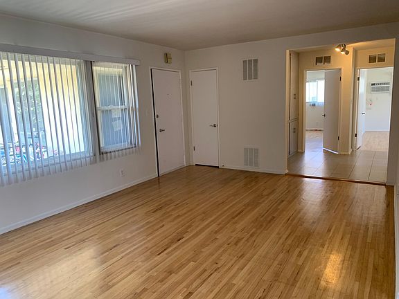 3rd image of 949 Euclid St #13