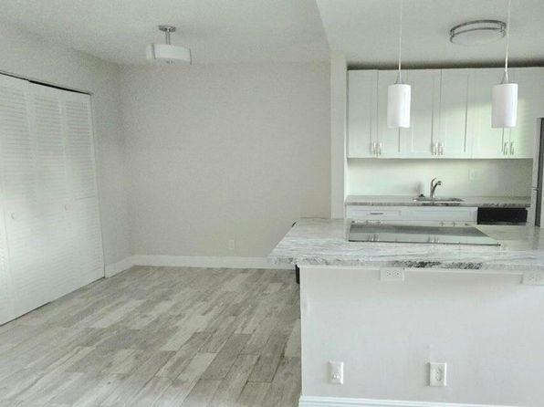 115 SW 1st Ave APT 2