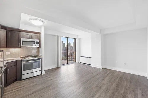 354 E 91st St #1601 Photo 1