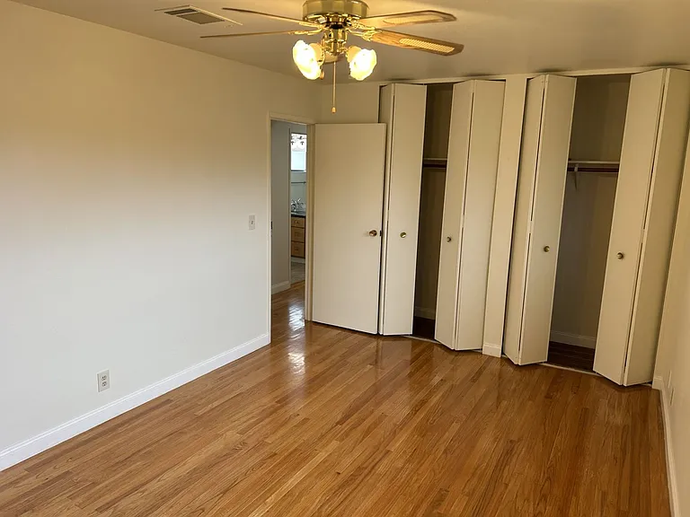 2040 Barbour Dr — Photo 22