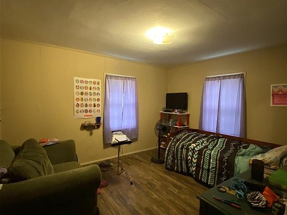 5th image of 807 W Jordan St