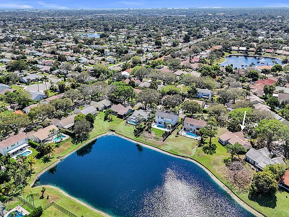 2nd image of 3825 Sabal Lakes Road