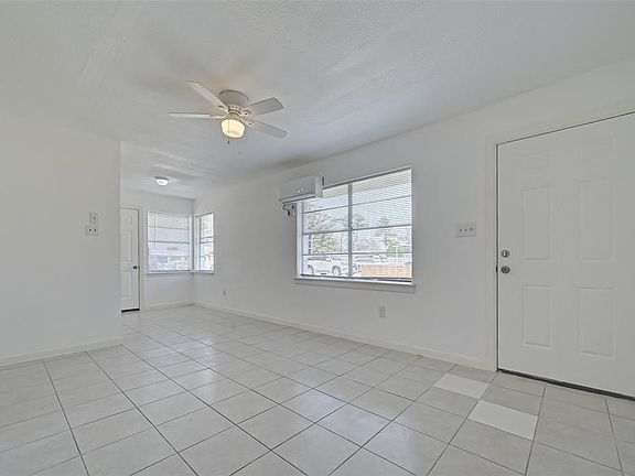 5th image of 7818 Oak Knoll Ln #B