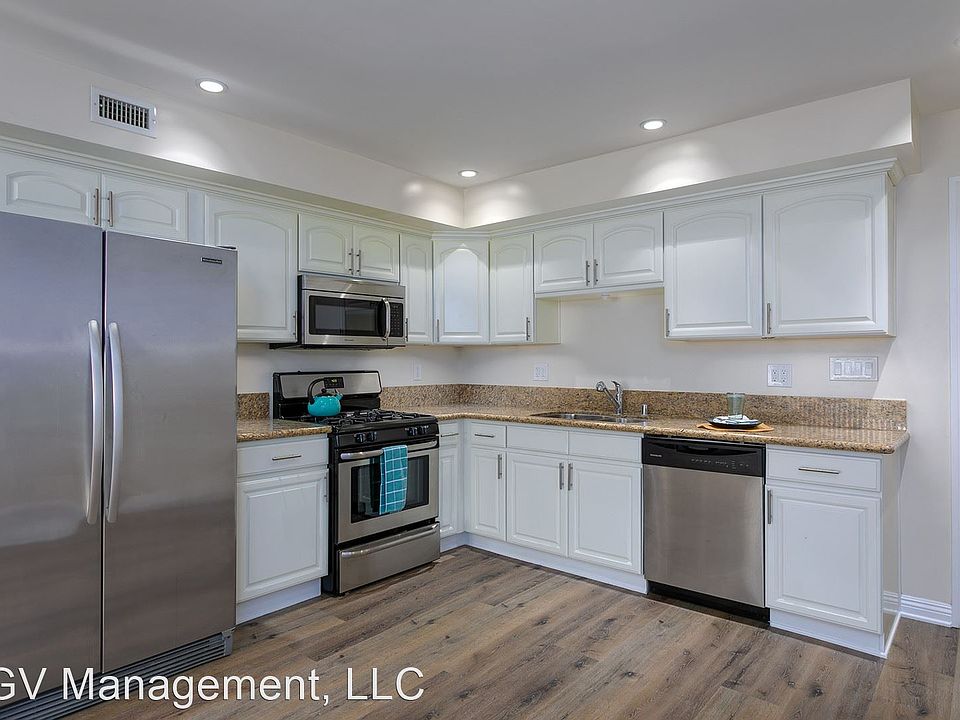 1st image of 1434 Highland Ave Unit 7