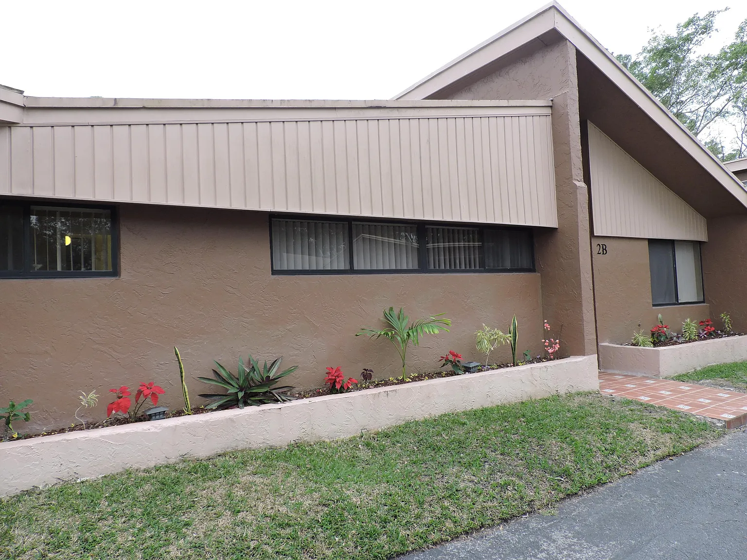 2 bed, 2.0 bath, 1383 sqft, $2,250 — Photo 2