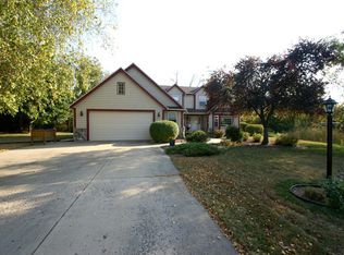 26469 Hummingbird Dr, Wind Lake, WI 53185