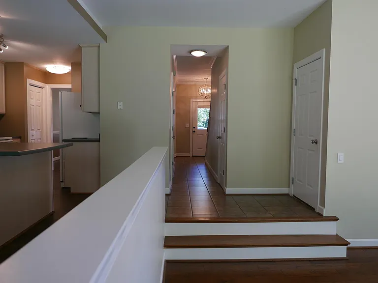 1720 Clay Dr — Photo 11
