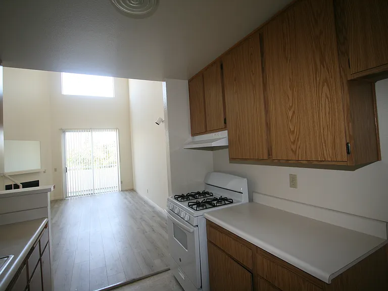 3637 Clarington Ave #213 — Photo 109